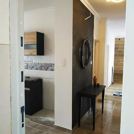Varmegyehaza Appartement *